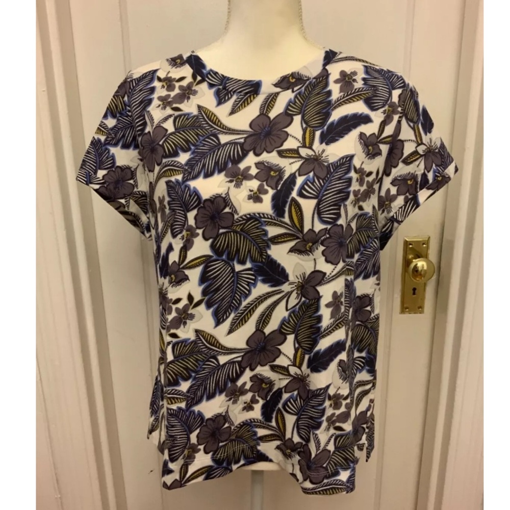 LOFT Womens Short sleeves Crew neck Tee  size Small.